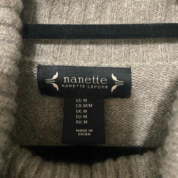 Nanette Lapore EUC soft brown wool blend side slit turtleneck sweater size M - Picture 5 of 5